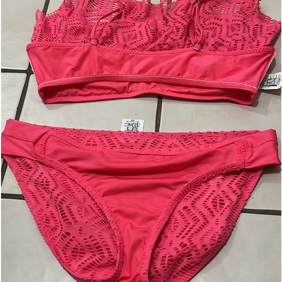 Becca Pink Crochet Bikini, size medium - Picture 5 of 12
